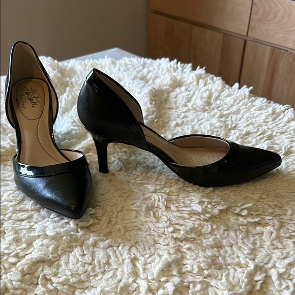 Life Stride Black Heels Elegant Medium Height - Picture 14 of 16